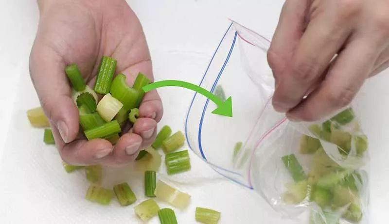 Préparation du céleri pour la congélation